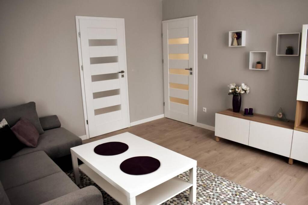 Modern Apartment In ทาร์นูฟ ภายนอก รูปภาพ